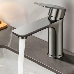 SS304 and brass core hot and cold household bathroom sink faucet